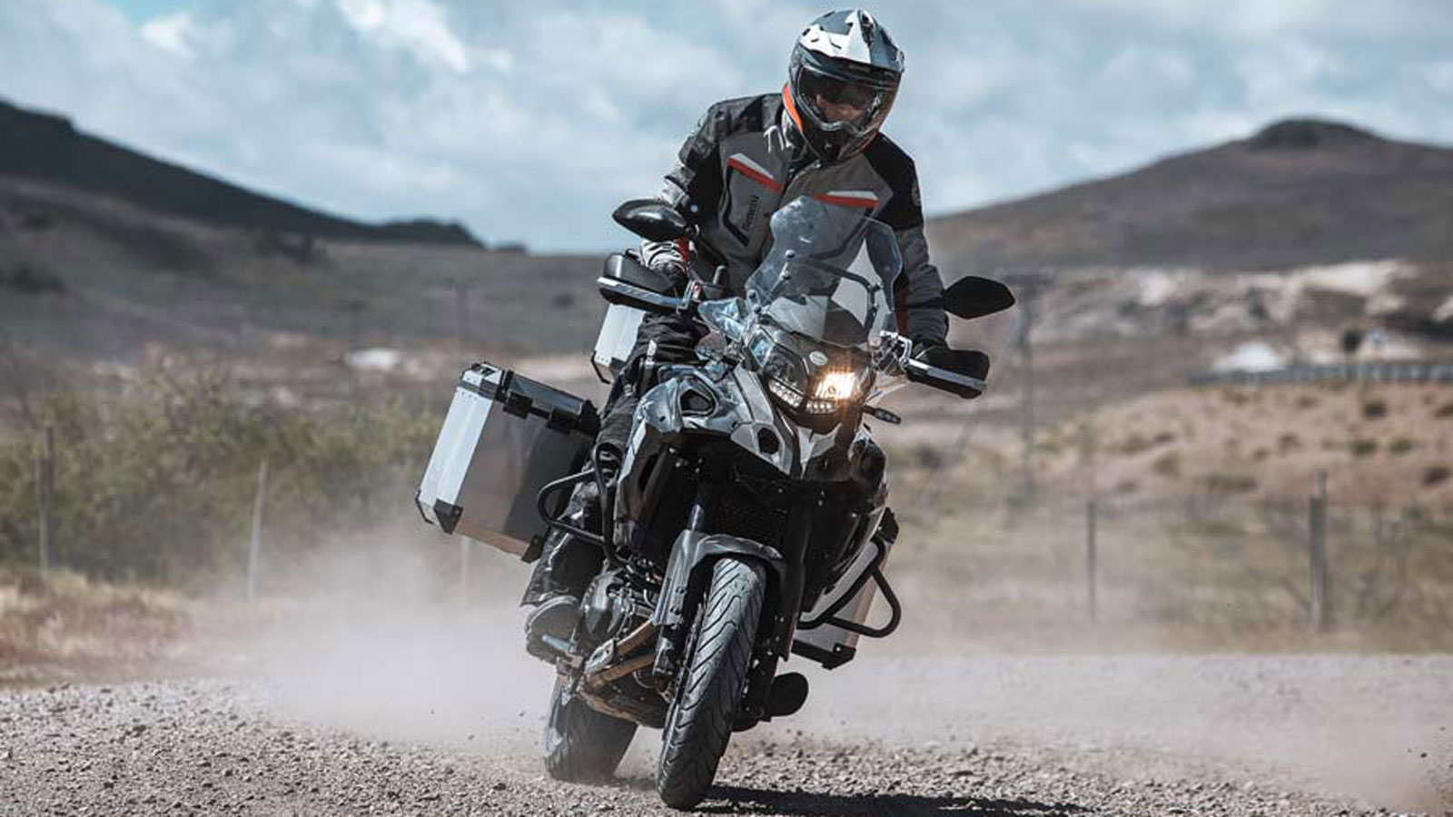 Benelli TRK 502: Δική σου με 6.299 ευρώ ή με 30% προκαταβολή έως 24 άτοκες δόσεις